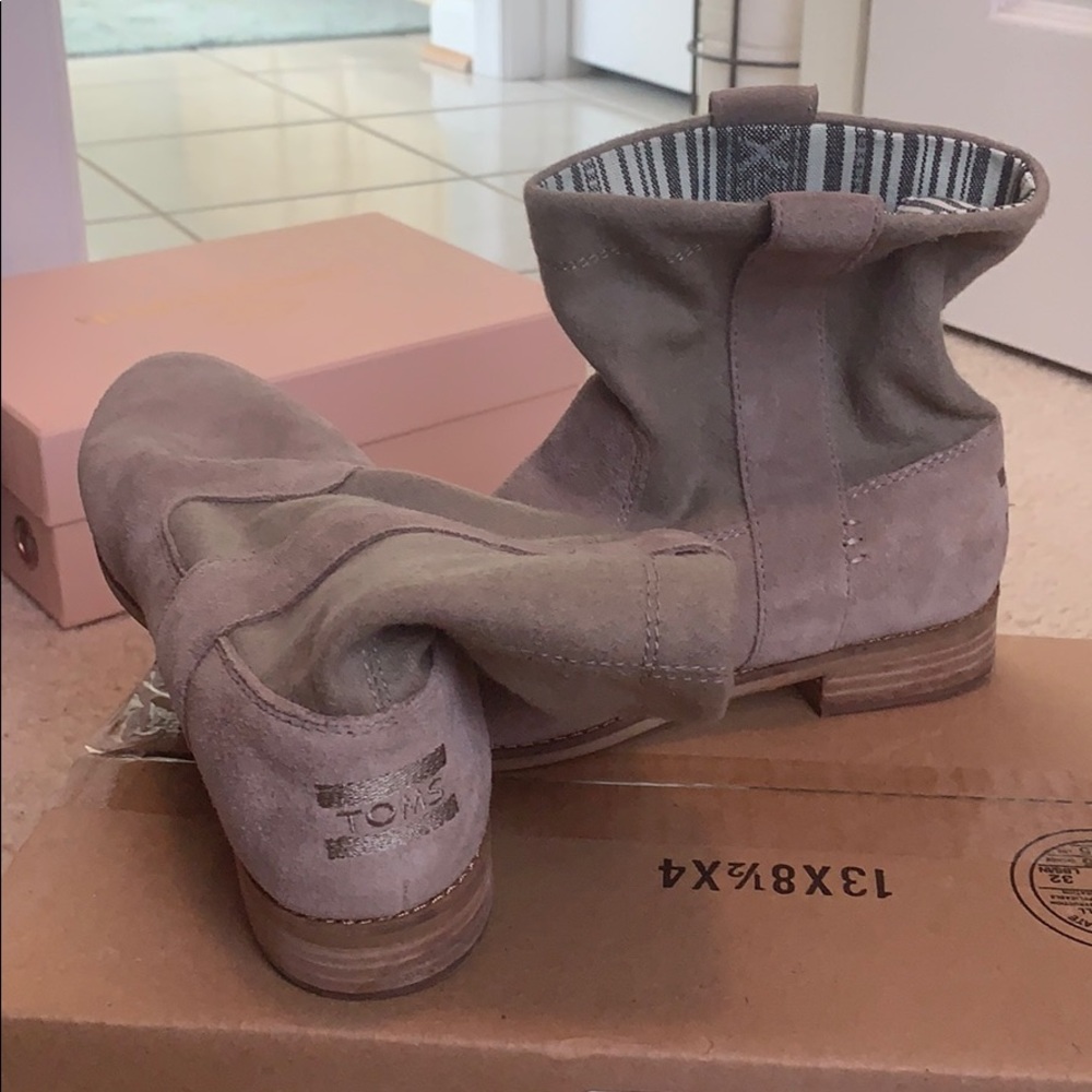 New *Toms* Laurel Suede Ankle Boot Size 7.5